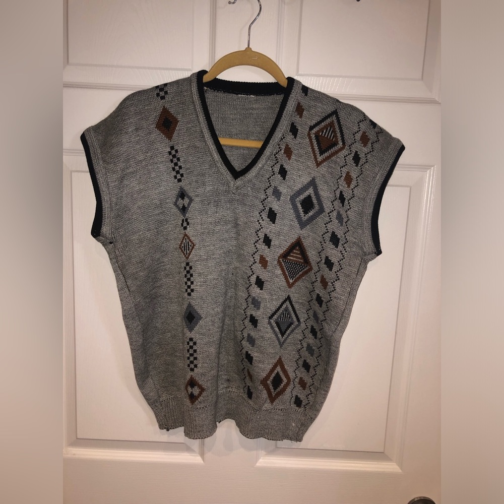 Men’s Sleeveless Sweater (V-neck)